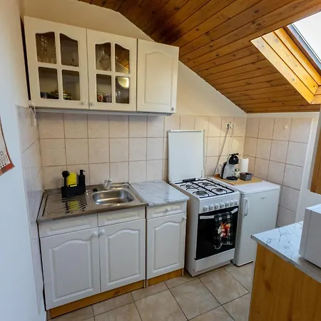 Kismokus Apartman Eger